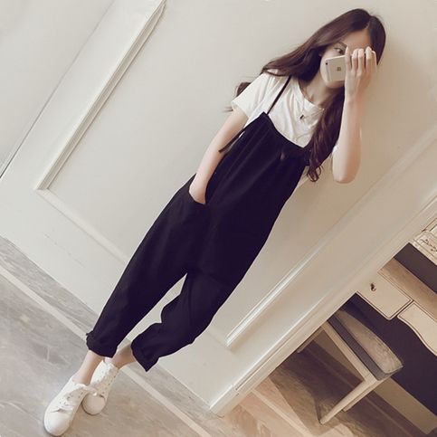 連身褲穿搭　嬌小女孩